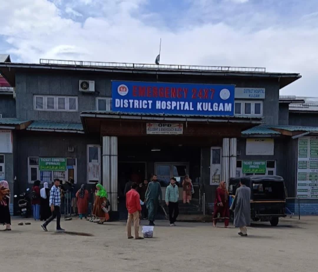 Patients Flay ‘Ineffective’ Online Ticket System at DH Kulgam, Allege Long Waits