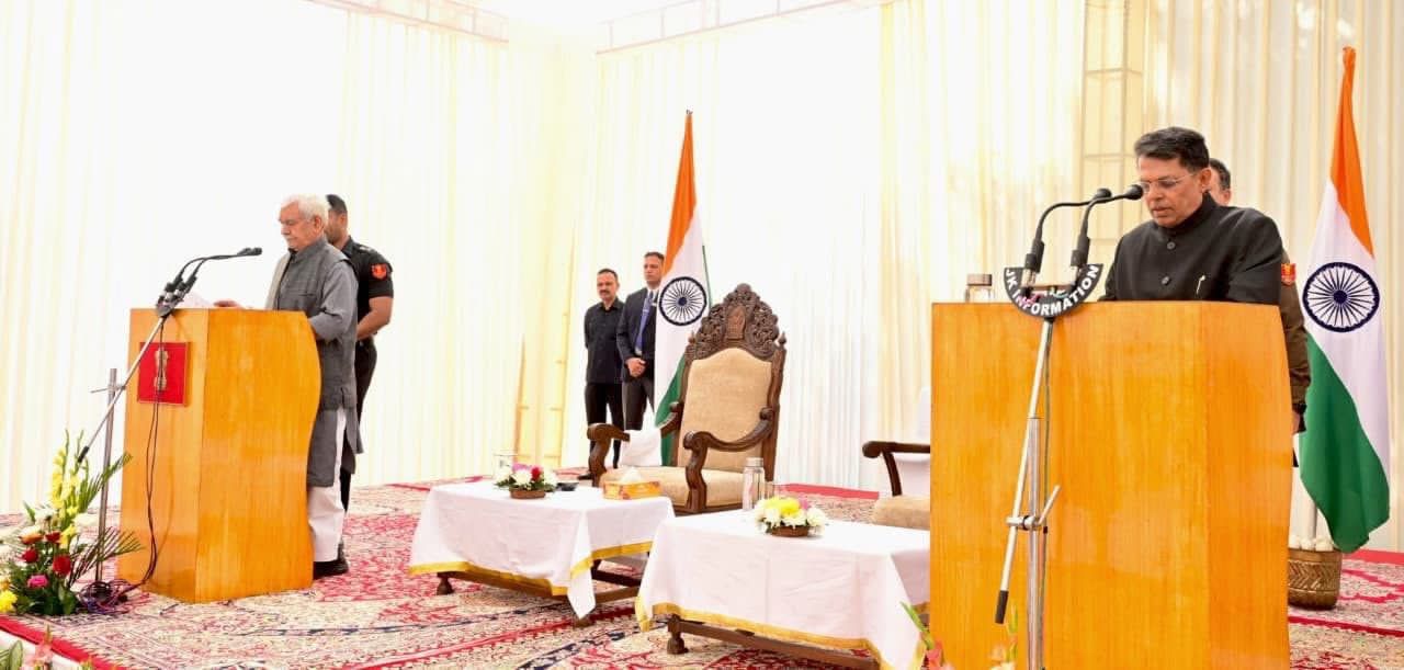 LG Manoj Sinha Administers Oath to Shantmanu as State Election Commissioner