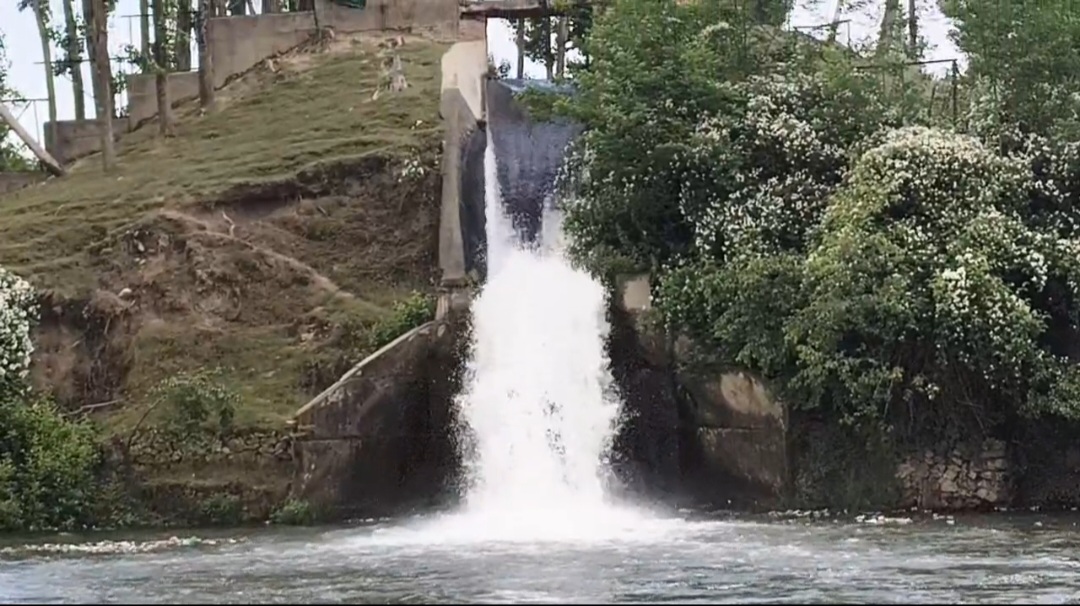 Apni Party’s Er Aaqib Shafi Urges DC Kulgam to Develop Kanjikulla Yaripora Waterfall