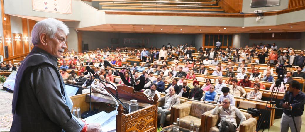 LG Sinha Calls Kashmiri Pandits’ Return the “Truest Victory” at Global Conclave in Srinagar