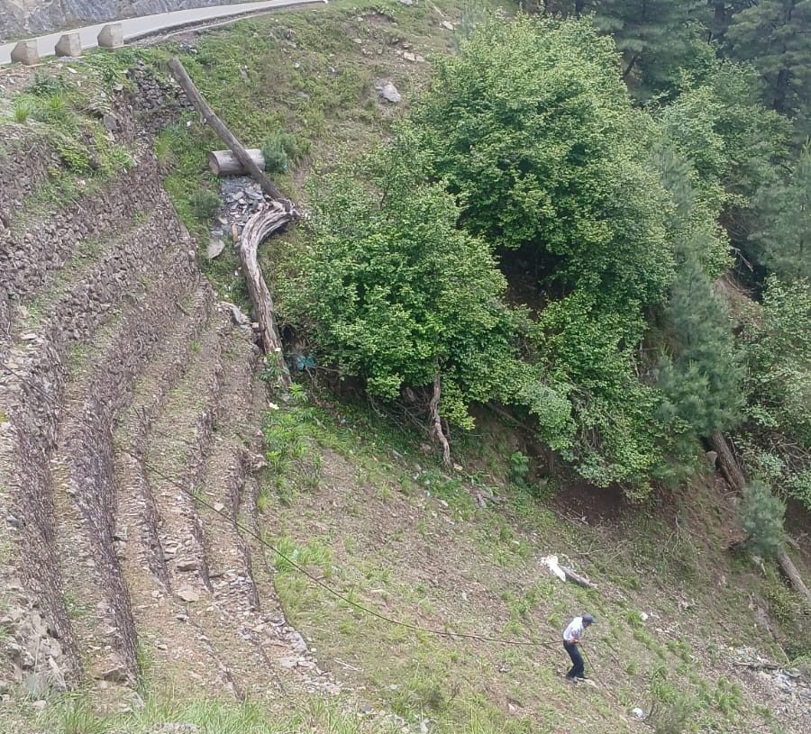 Two Killed, Six Injured in Road Accident Near Aru Valley, Pahalgam