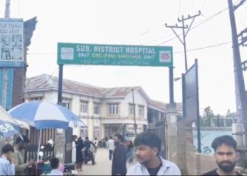 Residents Gather at SDH Yaripora, Raise Concerns Over Healthcare Facilities