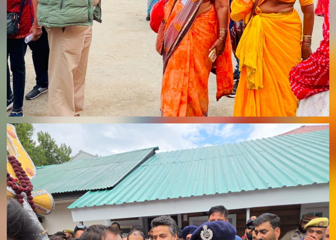 Anantnag Police Extends Grand Welcome to Shri Amarnath Ji Yatris