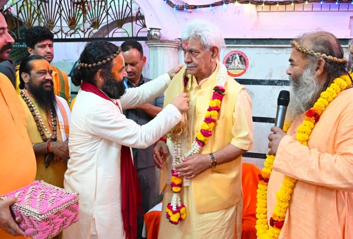 LG Manoj Sinha Offers Prayers at Historic Shri Ram Mandir in Jammu, Extends Best Wishes to Amarnath Pilgrims