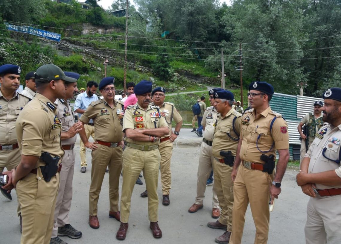 Amarnath Yatra 2026: DGP Nalin Prabhat Reviews Security at Pahalgam, Calls for Maximum Vigilance and Seamless Coordination