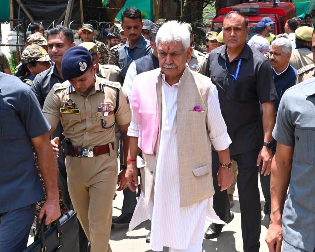 LG Manoj Sinha Reviews Shri Amarnath Ji Yatra Arrangements at Nunwan Base Camp, Directs Officials to Ensure Safe and Hassle-Free Pilgrimage