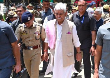 LG Manoj Sinha Reviews Shri Amarnath Ji Yatra Arrangements at Nunwan Base Camp, Directs Officials to Ensure Safe and Hassle-Free Pilgrimage