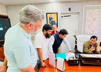 IE Pampore Core Group Meets Ministers, Chief Secretary Over Land Possession Issue; Cabinet Consideration Sought