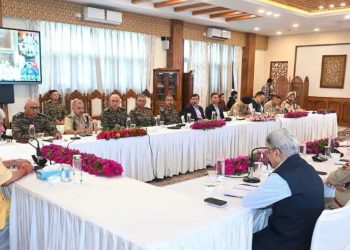 LG MANOJ SINHA REVIEWS SECURITY, AMARNATH YATRA PREPAREDNESS IN SRINAGAR; ORDERS MAXIMUM SAFETY FOR PILGRIMS