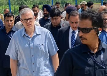 Chief Minister Omar Abdullah Reviews Development Projects in Ganderbal, Stresses Timely Completion of Ongoing Works