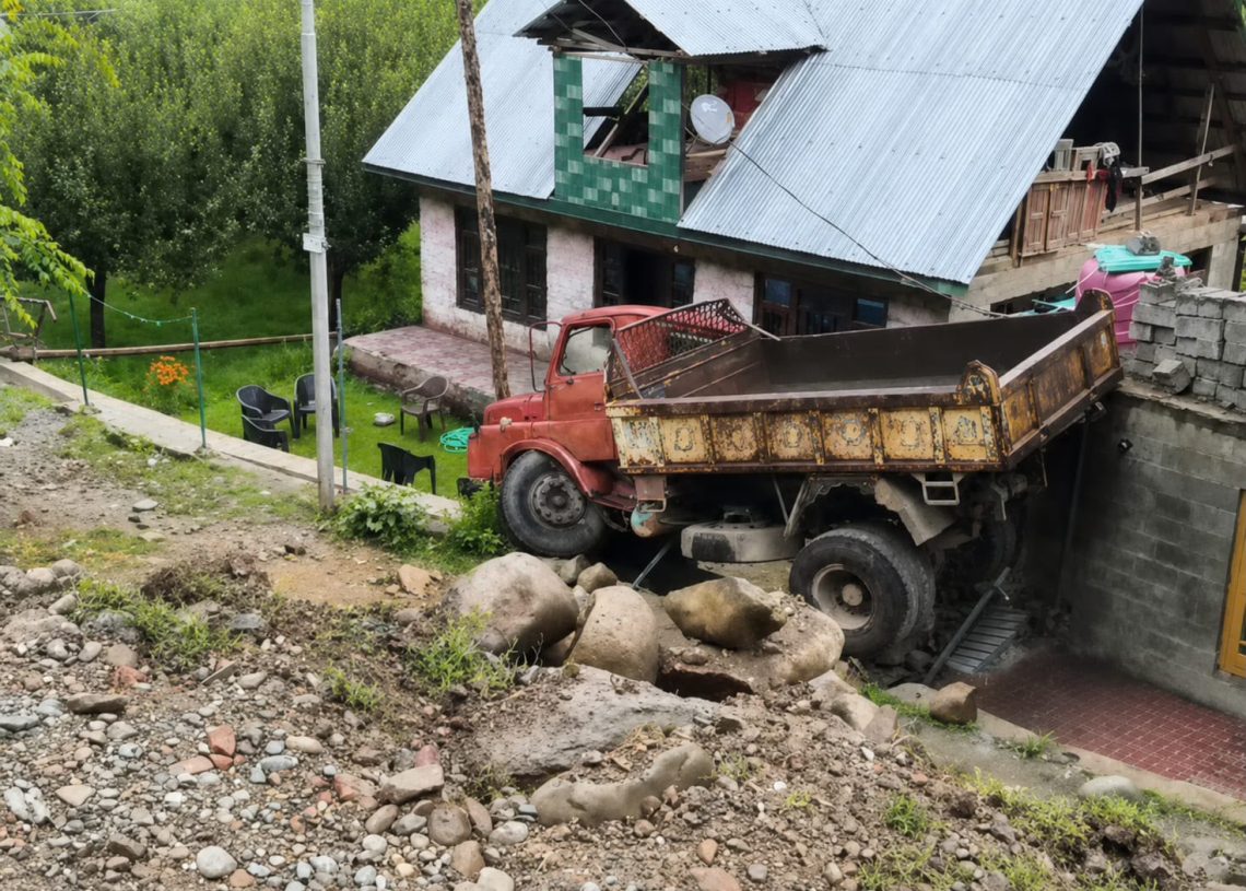 Tipper Overturns in Prang, Kangan; Driver Injured, Hospitalised