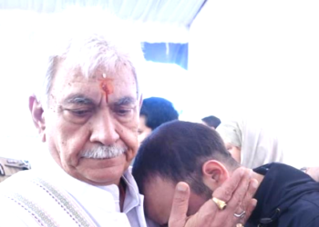 Lieutenant Governor visits family of martyr Head Constable Ashiq Hussain Qureshi