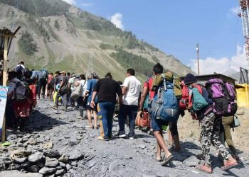 Amarnath Yatra Resumes After Six-Day Weather Suspension; Over 6,200 Pilgrims Leave Jammu for Baltal Under Tight Security