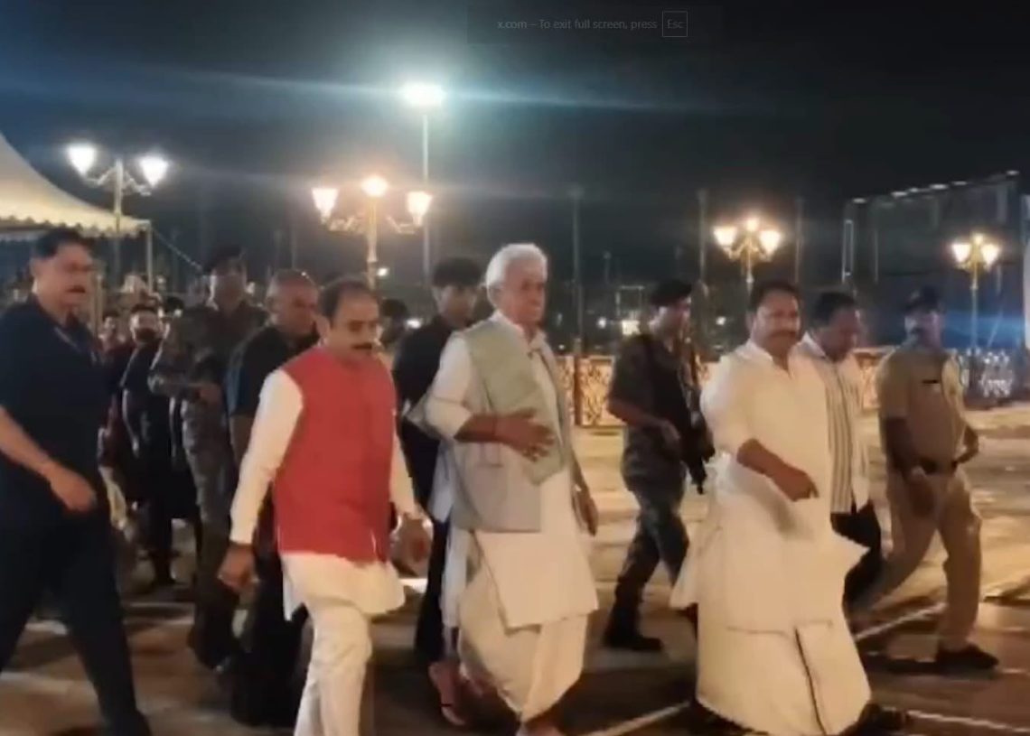 Thousands of Devotees Throng Mahakal Temple on Second Monday of Sawan; J&K LG Manoj Sinha Attends Bhasma Aarti
