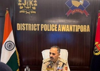 DIG SKR Reviews Security, Law & Order Situation in Awantipora; Calls for Heightened Vigilance, Strong Coordination