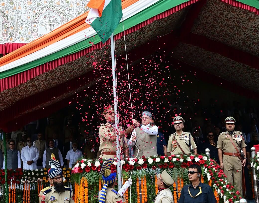 CM Omar Abdullah Hoists National Flag in Srinagar on 80th Independence Day