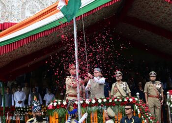CM Omar Abdullah Hoists National Flag in Srinagar on 80th Independence Day