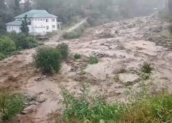 Cloudburst Reported in Kulgam’s D.K. Marg; Water Levels Rise Sharply in Namlan Nallah, Authorities on Alert